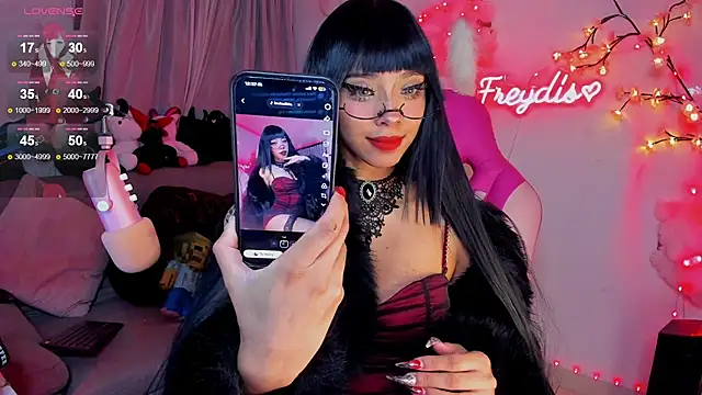Miss freydis online show from May 5, 2026, 5:37 am