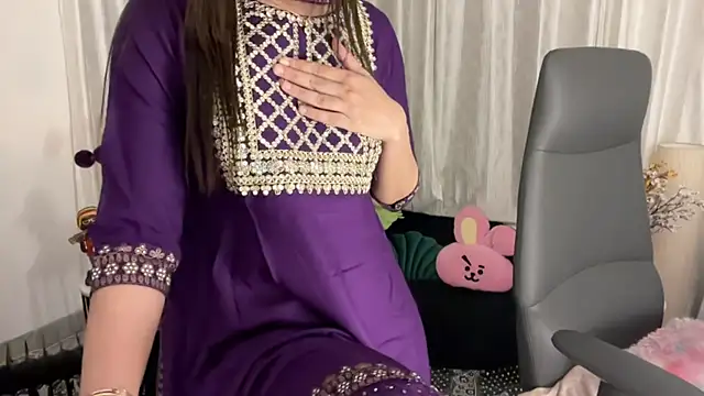 Unique-Beauty online show from March 8, 2025, 2:51 pm