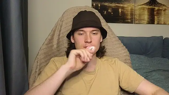 MoreRealAlex online show from June 25, 2026, 11:53 pm