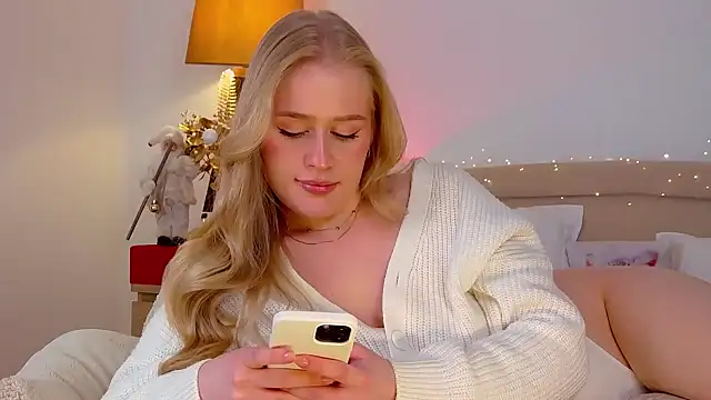 Snapshot of JuliaJaee chatting on December 30, 2024, 1:37 am JuliaJaee online show from December 30, 2024, 1:37 am