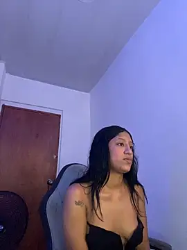 Snapshot of Boypolla11 chatting on November 21, 2025, 3:33 pm Boypolla11 online show from November 21, 2025, 3:33 pm