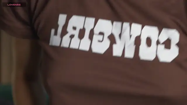 Snapshot of JodyBlow chatting on December 10, 2024, 12:27 pm JodyBlow online show from December 10, 2024, 12:27 pm