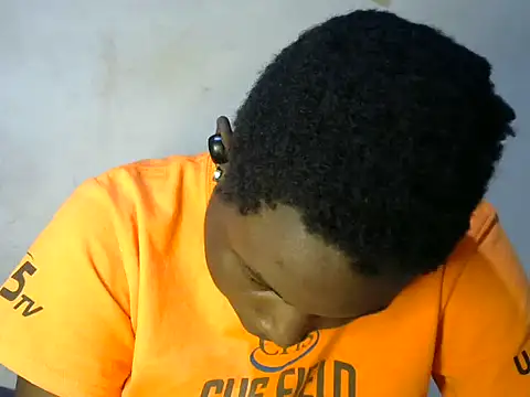 Snapshot of Fine_baby0001 chatting on October 1, 2025, 6:41 am Fine baby0001 online show from October 1, 2025, 6:41 am