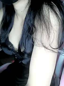 Snapshot of _Linez_ chatting on March 21, 2025, 4:40 pm  Linez  online show from March 21, 2025, 4:40 pm