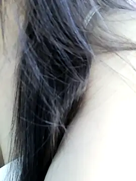 Snapshot of _Linez_ chatting on September 16, 2025, 5:14 pm  Linez  online show from September 16, 2025, 5:14 pm