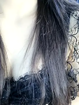 Snapshot of _Linez_ chatting on October 2, 2025, 5:42 pm  Linez  online show from October 2, 2025, 5:42 pm