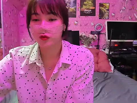 Sugar lipsz online show from May 12, 2026, 11:07 am
