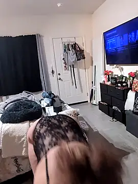 EverlynnCynn20 online show from September 15, 2025, 7:30 am