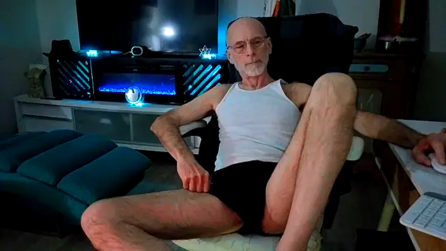 Snapshot of Towndude123 chatting on April 23, 2026, 6:25 am Towndude123 online show from April 23, 2026, 6:25 am