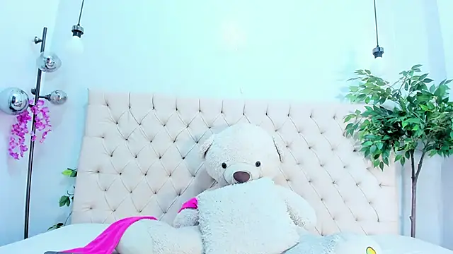 Snapshot of Victoria_Coleman chatting on November 24, 2025, 7:13 pm Victoria Coleman online show from November 24, 2025, 7:13 pm