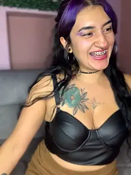 Snapshot of Lilith_Pink chatting on January 10, 2025, 5:37 am Lilith Pink online show from January 10, 2025, 5:37 am