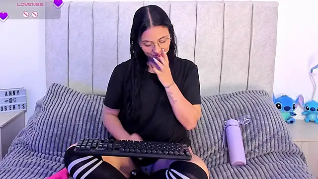 Snapshot of anny_roberts chatting on November 14, 2025, 11:13 pm anny roberts online show from November 14, 2025, 11:13 pm