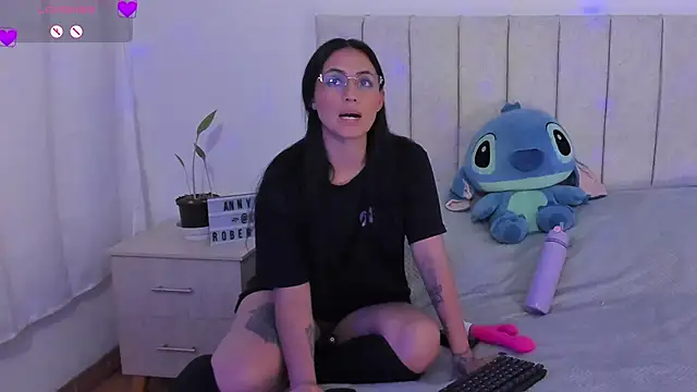 Snapshot of anny_roberts chatting on November 23, 2025, 10:09 pm anny roberts online show from November 23, 2025, 10:09 pm