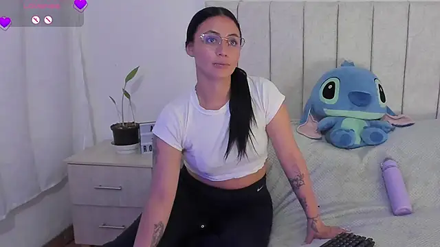 Snapshot of anny_roberts chatting on November 26, 2025, 10:44 pm anny roberts online show from November 26, 2025, 10:44 pm