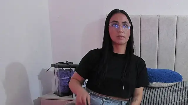 Snapshot of anny_roberts chatting on April 22, 2026, 4:08 pm anny roberts online show from April 22, 2026, 4:08 pm