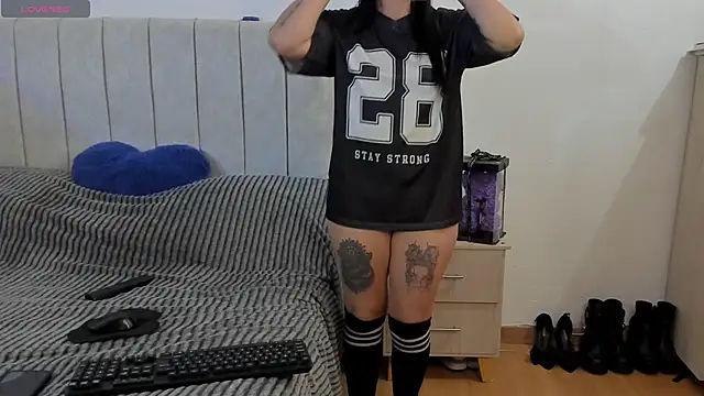 Snapshot of anny_roberts chatting on May 4, 2026, 8:16 pm anny roberts online show from May 4, 2026, 8:16 pm