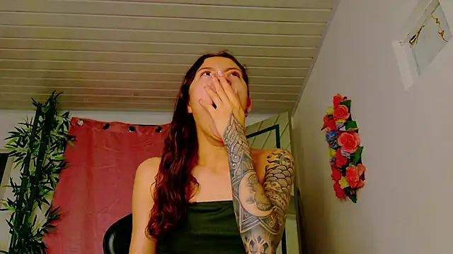 Snapshot of scarlet-jonesx chatting on February 4, 2026, 2:39 am scarlet-jonesx online show from February 4, 2026, 2:39 am