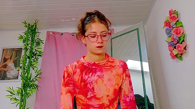 Snapshot of scarlet-jonesx chatting on February 23, 2026, 10:07 pm scarlet-jonesx online show from February 23, 2026, 10:07 pm