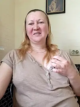 blondyaguar online show from September 13, 2025, 8:47 am