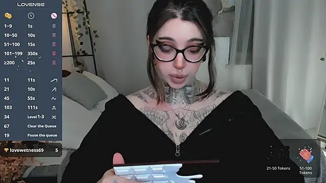 Dixi Pixi  online show from April 23, 2026, 5:41 am