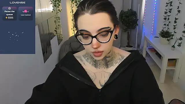 Snapshot of Dixi_Pixi_ chatting on July 25, 2026, 5:38 am Dixi Pixi online show from July 25, 2026, 5:38 am