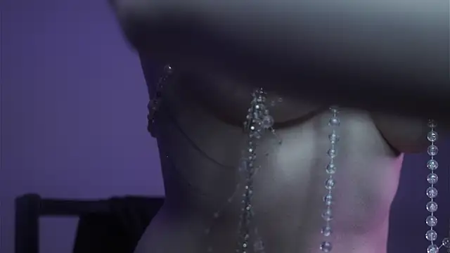 ginger hugs online show from October 19, 2025, 10:10 pm