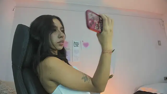 Snapshot of MissSussy chatting on January 28, 2025, 3:15 am MissSussy online show from January 28, 2025, 3:15 am