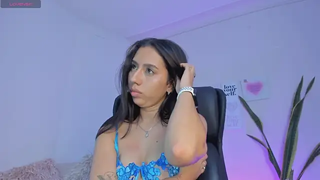 Snapshot of MissSussy chatting on February 4, 2025, 9:17 am MissSussy online show from February 4, 2025, 9:17 am