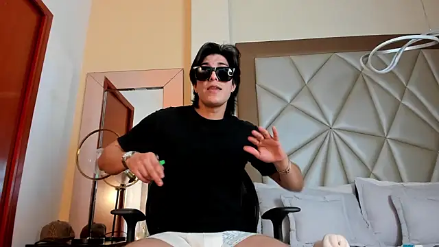 Karimferrer online show from October 1, 2025, 7:42 pm