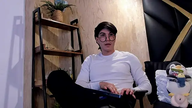 Karimferrer online show from February 25, 2026, 4:00 am