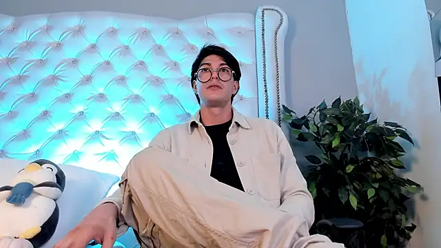 Karimferrer online show from February 28, 2026, 3:51 am