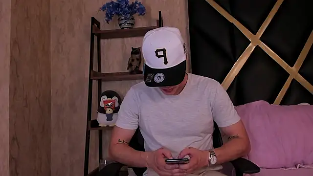 Karimferrer online show from March 25, 2026, 3:12 am