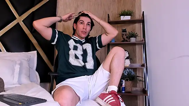 Karimferrer online show from May 14, 2026, 3:24 am