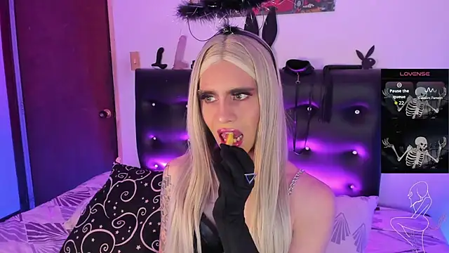 AngelsJones21 online show from October 30, 2025, 4:08 pm