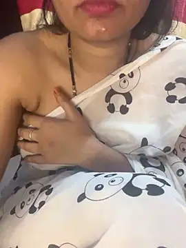 Spicy sari girl online show from March 21, 2025, 1:13 am