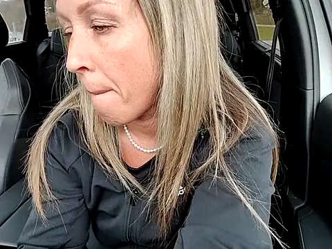 sweethotmilf888 online show from March 27, 2026, 1:00 pm