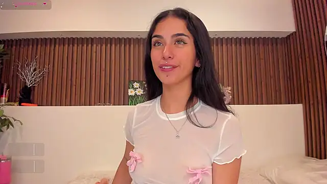 Snapshot of isabella_cooper9 chatting on December 2, 2024, 11:29 pm isabella cooper9 online show from December 2, 2024, 11:29 pm