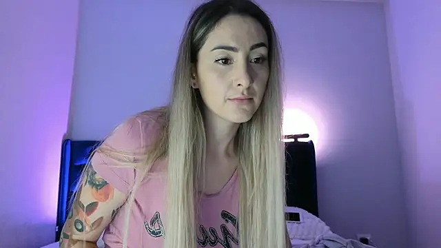 Snapshot of kimmie_meow chatting on February 10, 2025, 7:07 pm kimmie meow online show from February 10, 2025, 7:07 pm
