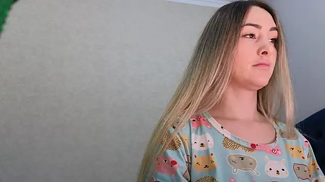 Snapshot of kimmie_meow chatting on February 24, 2025, 7:19 pm kimmie meow online show from February 24, 2025, 7:19 pm
