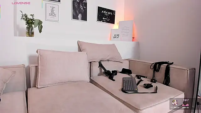 RACHEL EV online show from September 12, 2025, 5:29 am