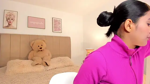 Kimm khalifa online show from March 2, 2025, 3:37 pm