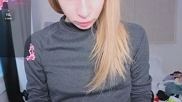 Elis Fox online show from February 15, 2026, 7:05 am