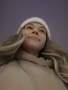 Snapshot of Times__Square chatting on December 20, 2024, 5:04 am Times Square online show from December 20, 2024, 5:04 am