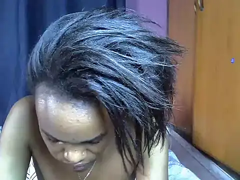 Queen petite  online show from December 4, 2025, 6:16 pm