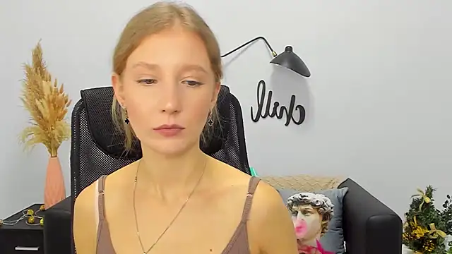 LolaWilsons online show from January 9, 2025, 10:31 am