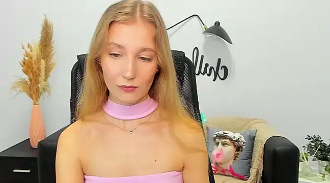 LolaWilsons online show from January 18, 2025, 3:27 pm