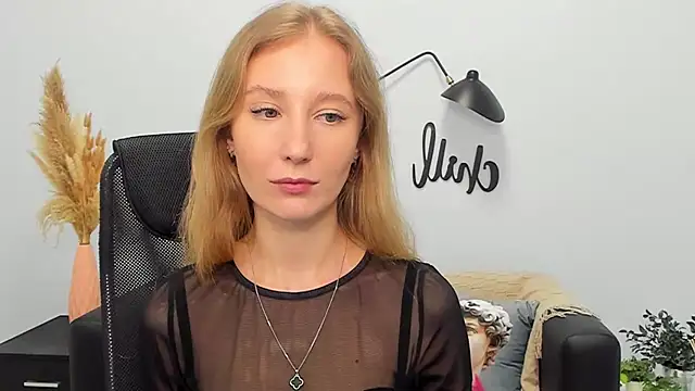 LolaWilsons online show from March 22, 2025, 11:21 am