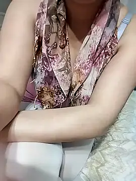 Snapshot of _Sahra_ chatting on February 17, 2025, 7:42 pm Sahra online show from February 17, 2025, 7:42 pm