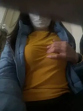 Tuongvy05 online show from February 24, 2025, 8:38 am