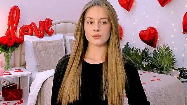 RozzitaBedberry online show from February 12, 2025, 1:16 pm